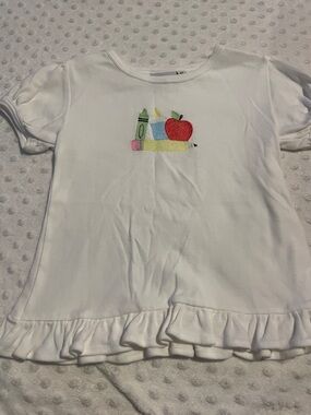 White Short-Sleeve Ruffle-Hem Tee with School Embroidery
